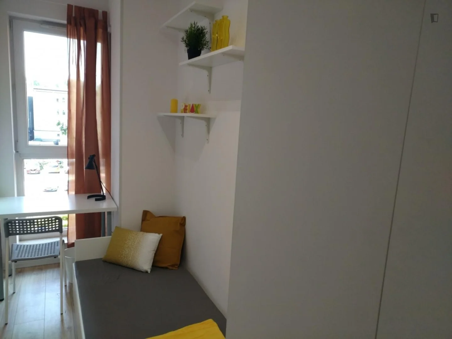 Chambre d'étudiant économique avec emplacement pratique dans 