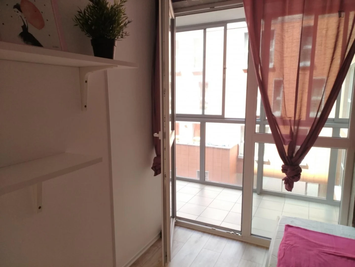 Chambre à louer dans un appartement d'étudiant à , entièrement meublée