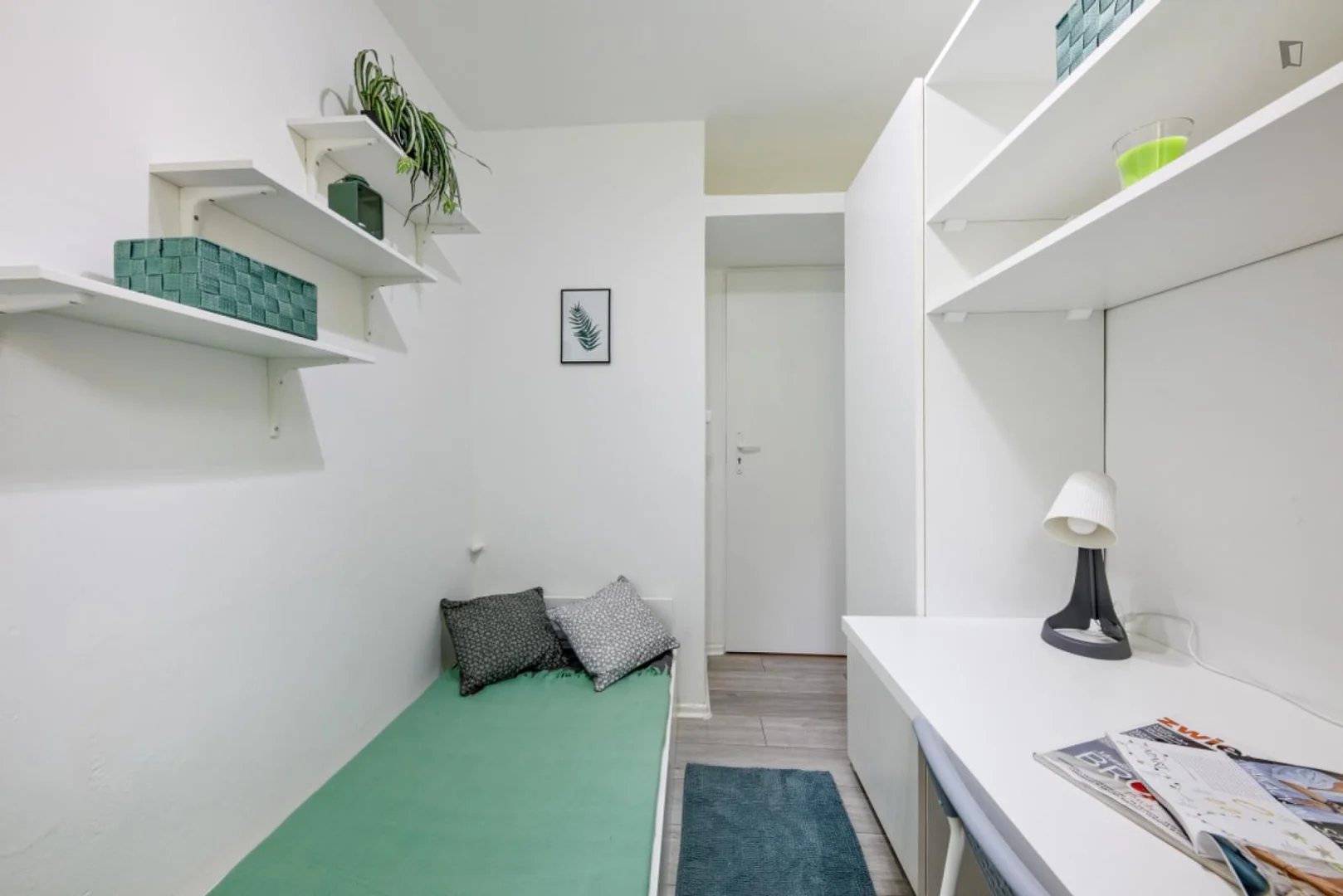 Chambre confortable pour étudiants disponible dans 