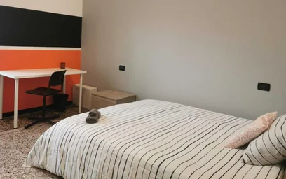 Room for rent with double bed {area}