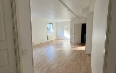 Logement entier à Helgedalsvägen 8, image 2 de 17
