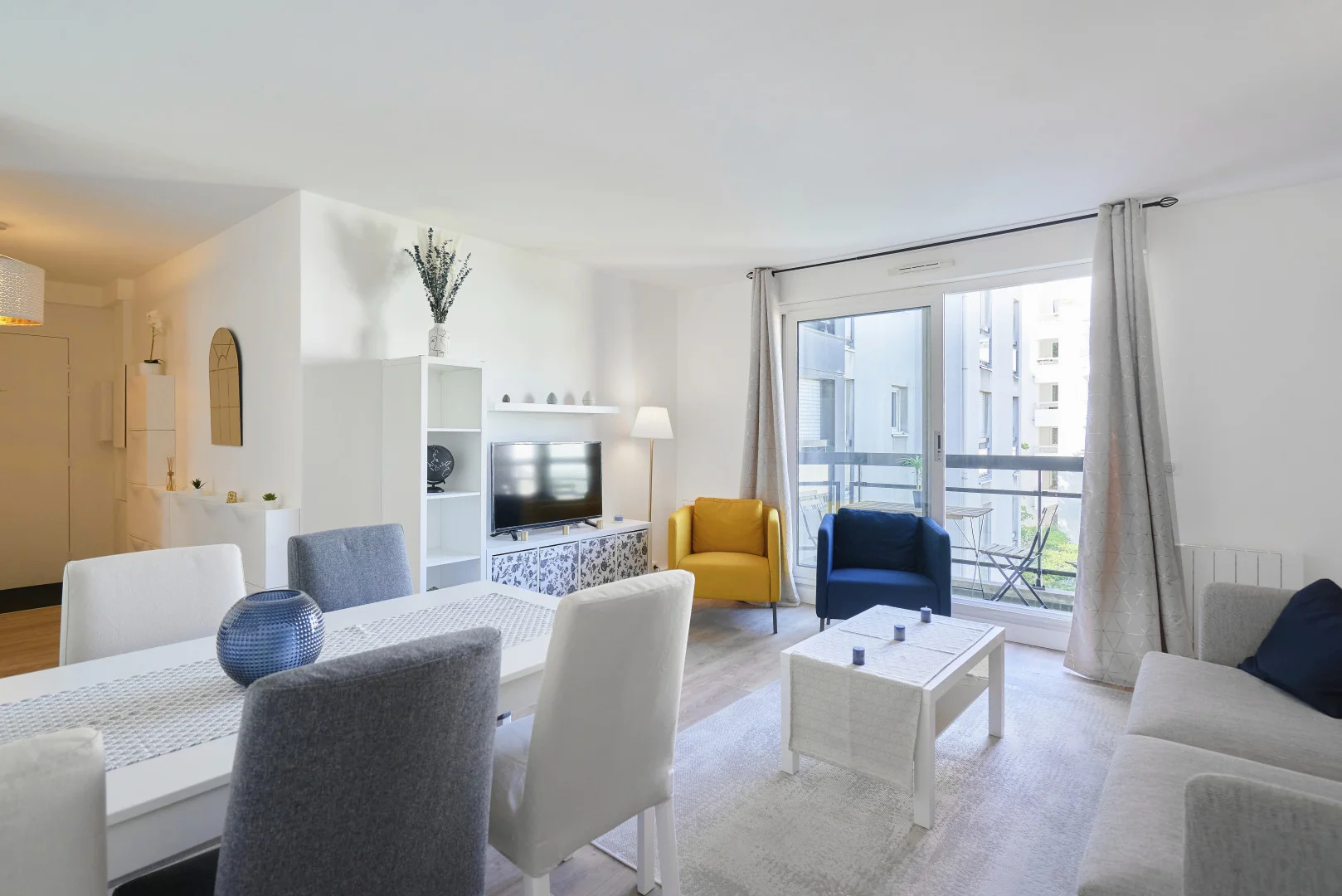 Bright and airy student room with easy university access in 