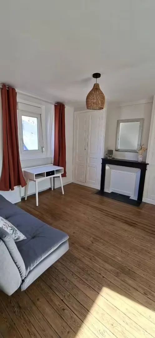 Habitación para estudiantes en  con área de estudio y facilidades compartidas