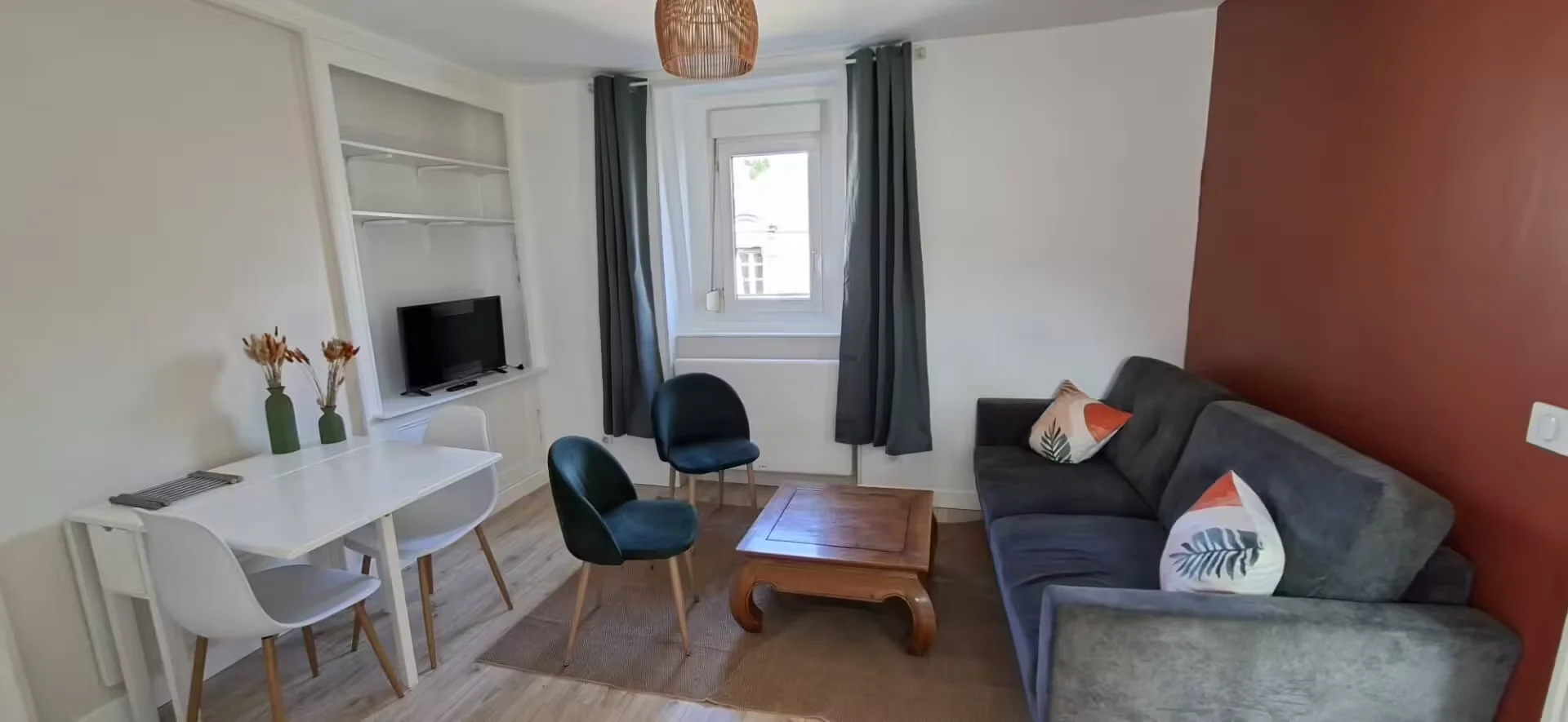 Habitación estudiantil económica con ubicación conveniente en 