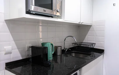 Entire apartment at Rua Afonso de Albuquerque, image 13 of 32