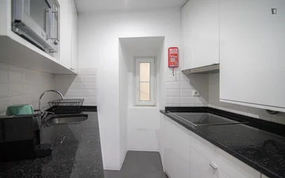 Entire apartment at Rua Afonso de Albuquerque, image 16 of 32