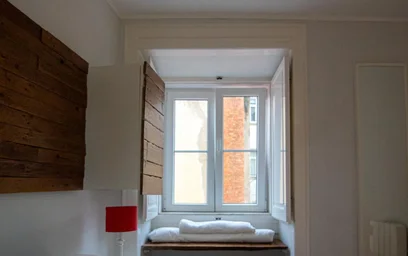 Entire apartment at Rua Afonso de Albuquerque, image 3 of 32