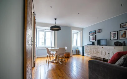 Entire apartment at Rua Afonso de Albuquerque, image 6 of 32