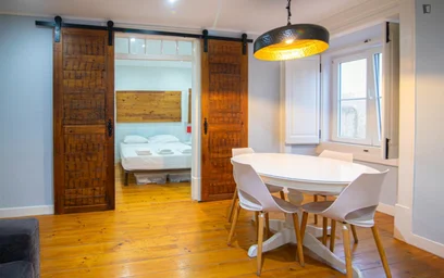 Entire apartment at Rua Afonso de Albuquerque, image 8 of 32