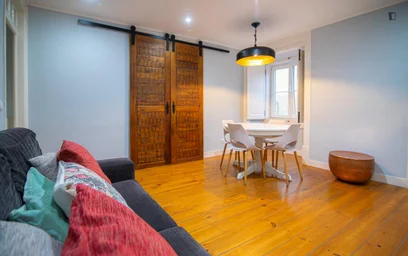 Entire apartment at Rua Afonso de Albuquerque, image 9 of 32