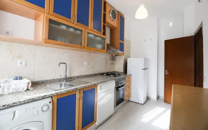 Private room at Avenida Engenheiro Arantes e Oliveira, image 15 of 39