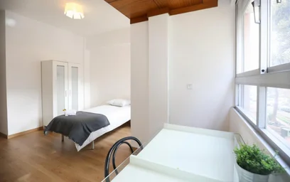 Private room at Avenida Engenheiro Arantes e Oliveira, image 4 of 39