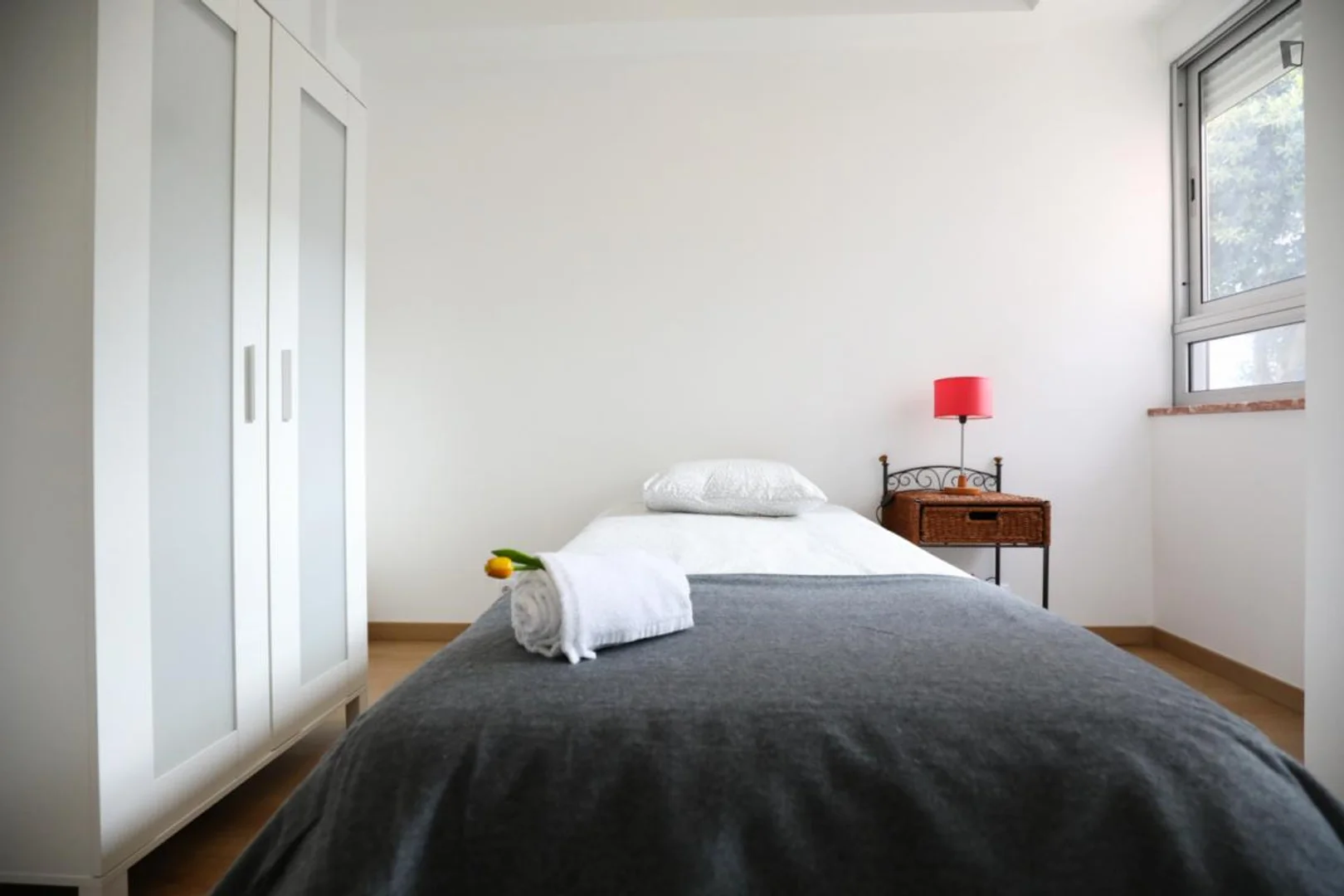 Economical student room with convenient location in 