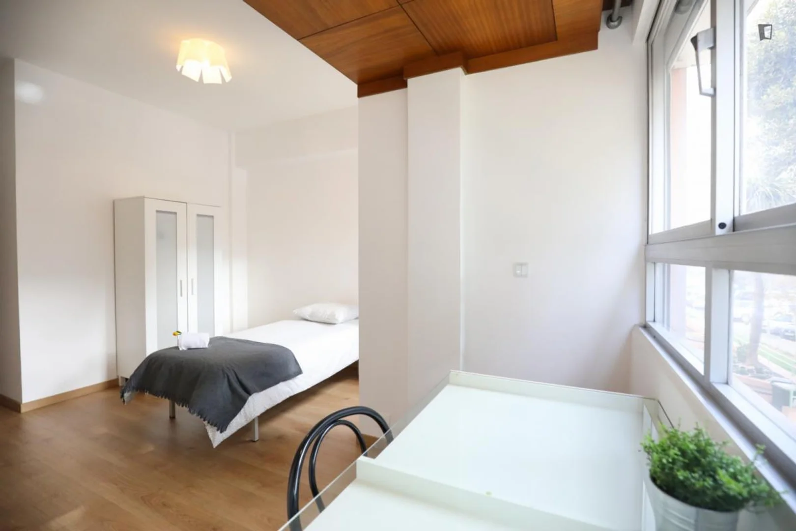 Economical student room with convenient location in 