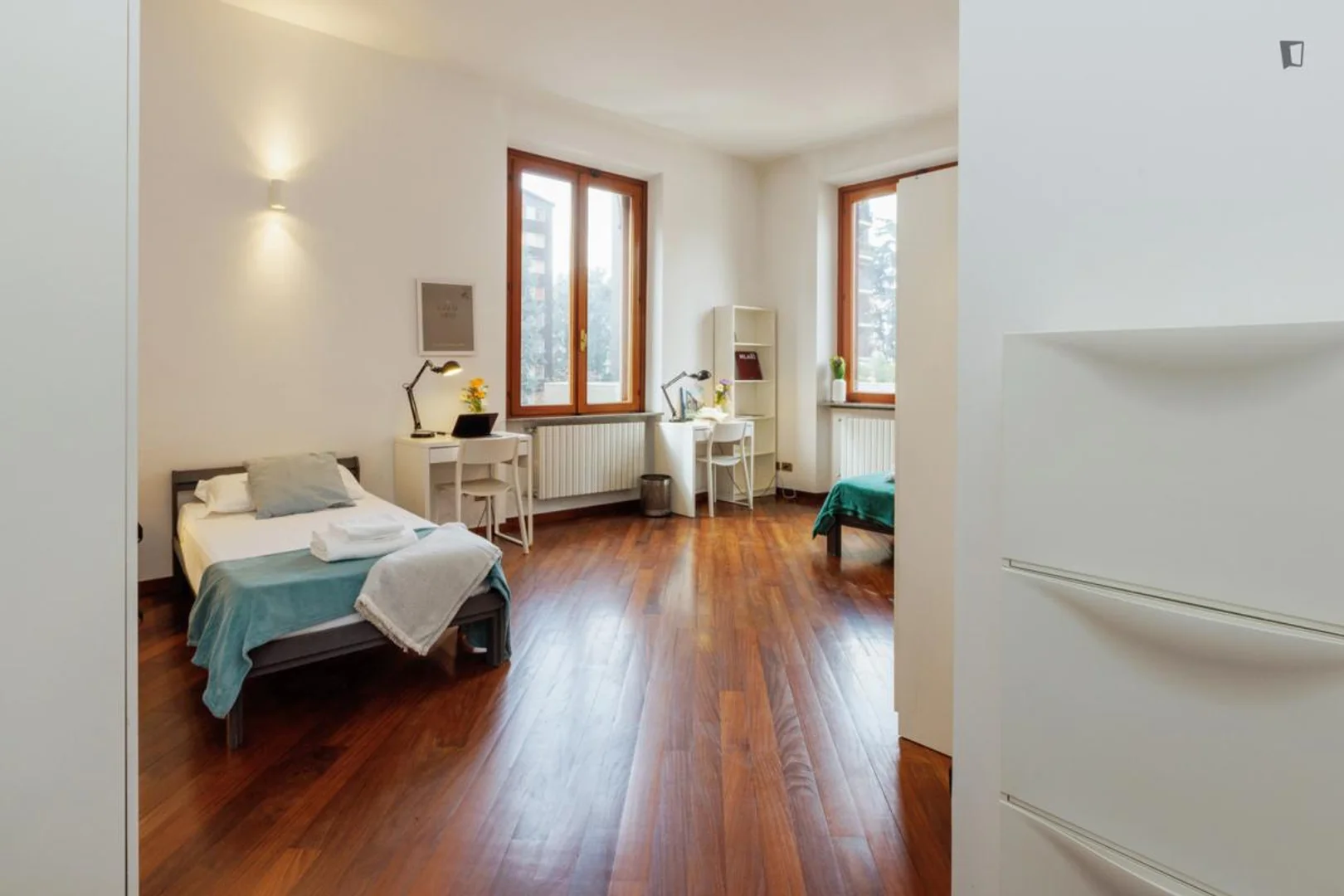 Student-friendly room in  with modern amenities