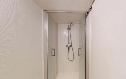 Habitación privada en 45 Rue des 3 Rois, 86000 Poitiers, France, imagen 17 de 25