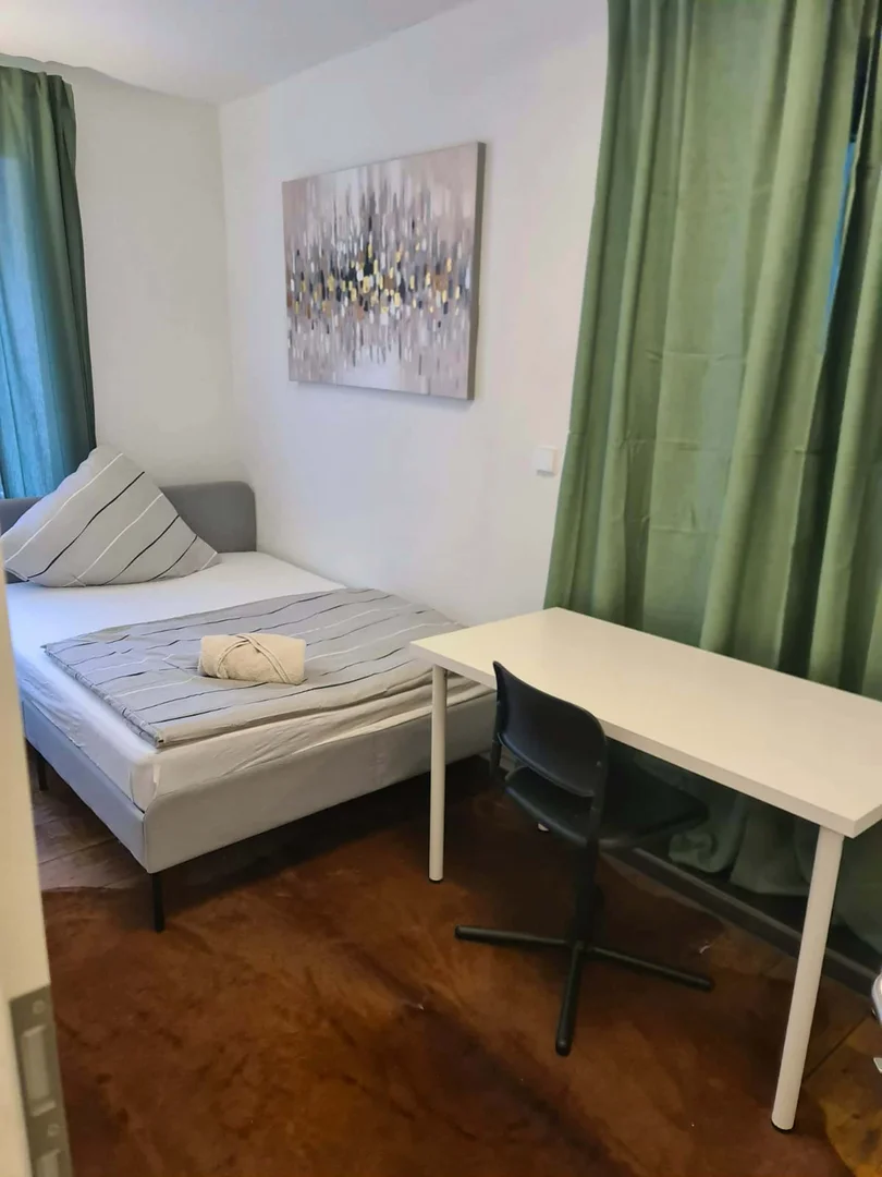 Studentenfreundliches Zimmer in  mit modernen Annehmlichkeiten