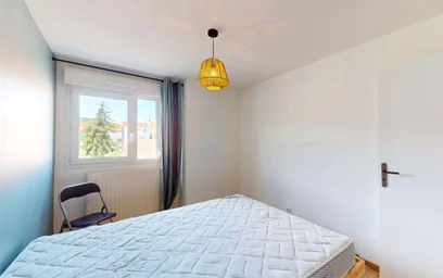 Apartamento inteiro em 21 Rue Dr Hospital, 63100 Clermont-Ferrand, France, imagem 10 de 21