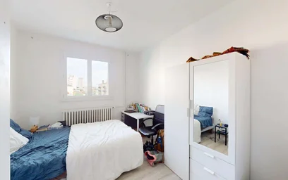Stanza privata in 19 Av. du Général de Gaulle, 37000 Tours, France, immagine 2 di 21