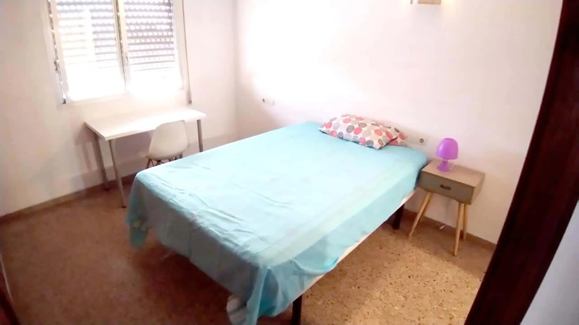 Studentenfreundliches Zimmer in mit modernen Annehmlichkeiten