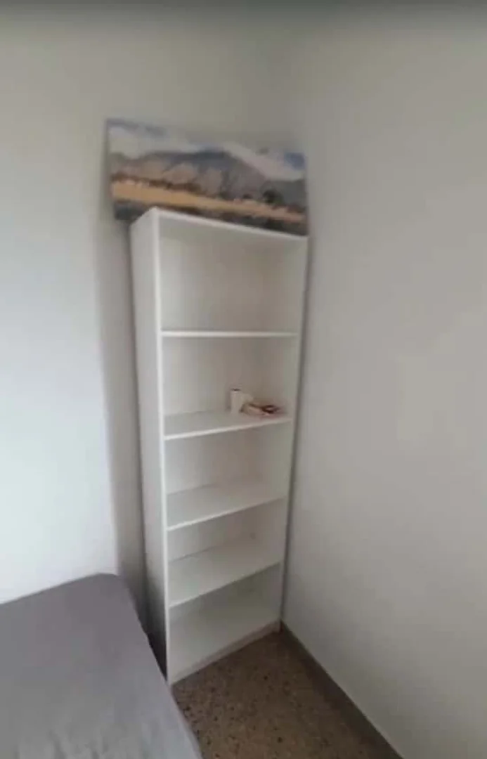 Komfortables und geräumiges Studentenzimmer in 