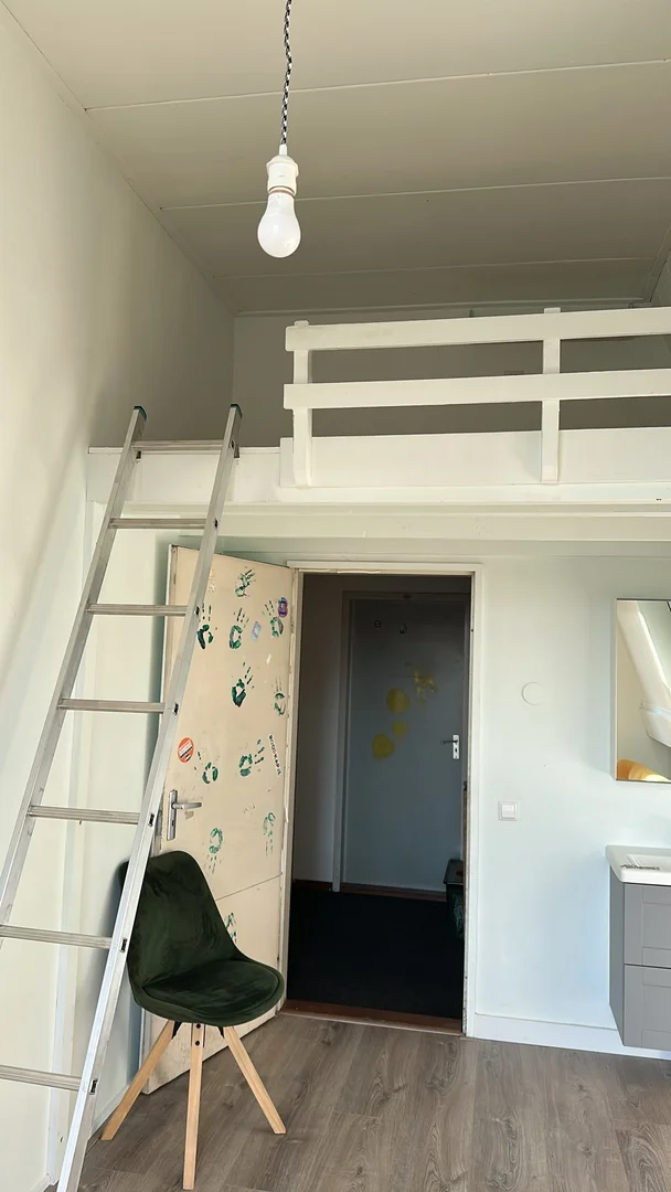 Habitación en apartamento estudiantil en alquiler en , completamente amueblado