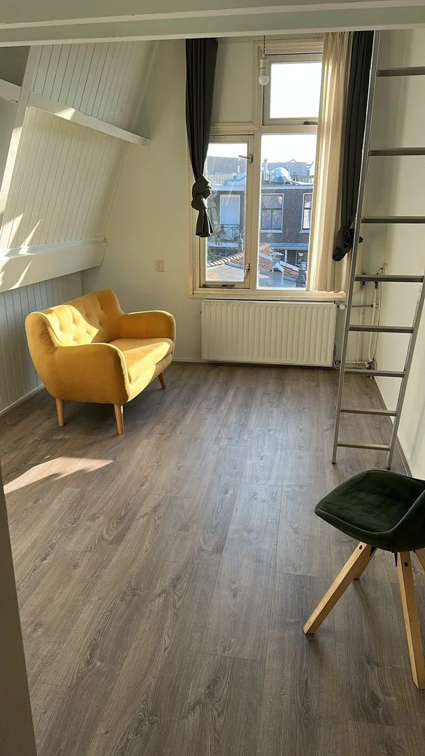 Habitación estudiantil económica cerca del campus en 