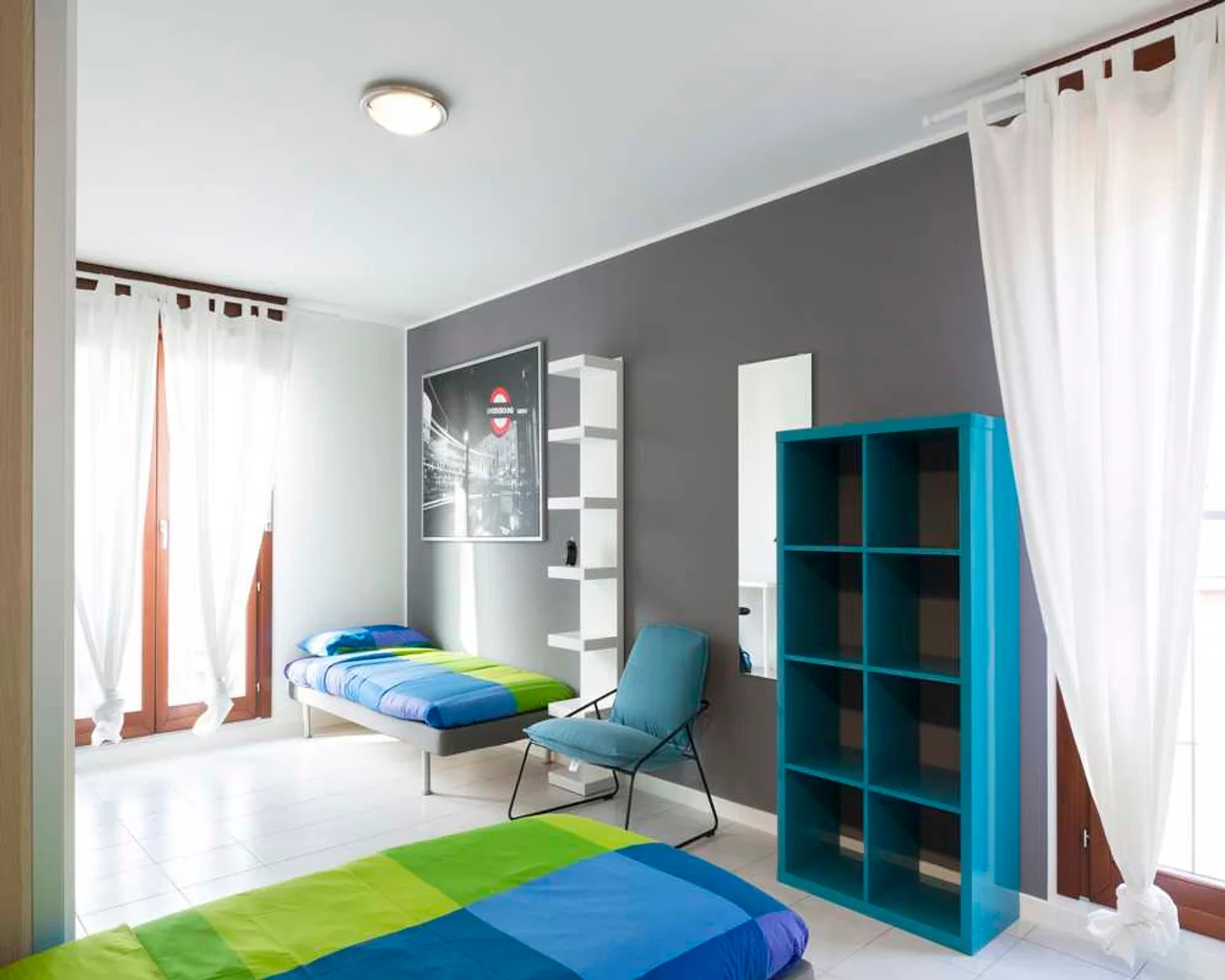 Quarto de estudante económico perto do campus em 