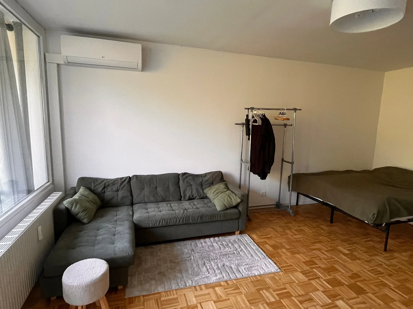 Bright and airy student room with easy university access in 