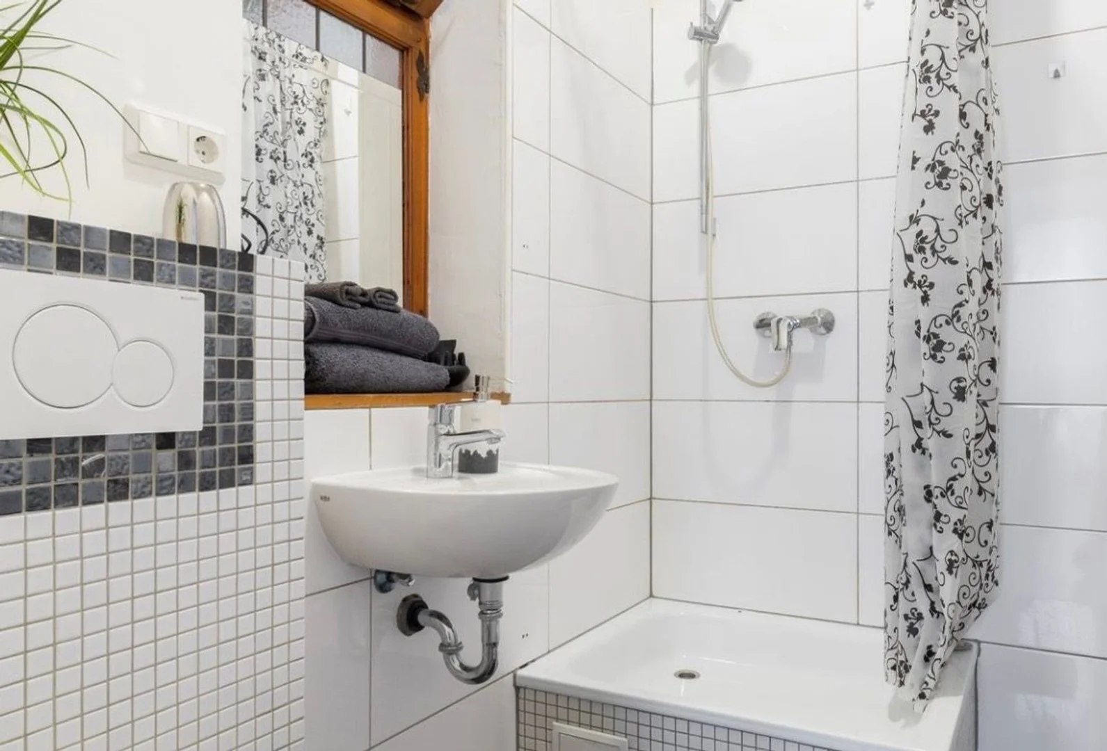 Quarto para alugar em apartamento de estudantes em , totalmente mobilado