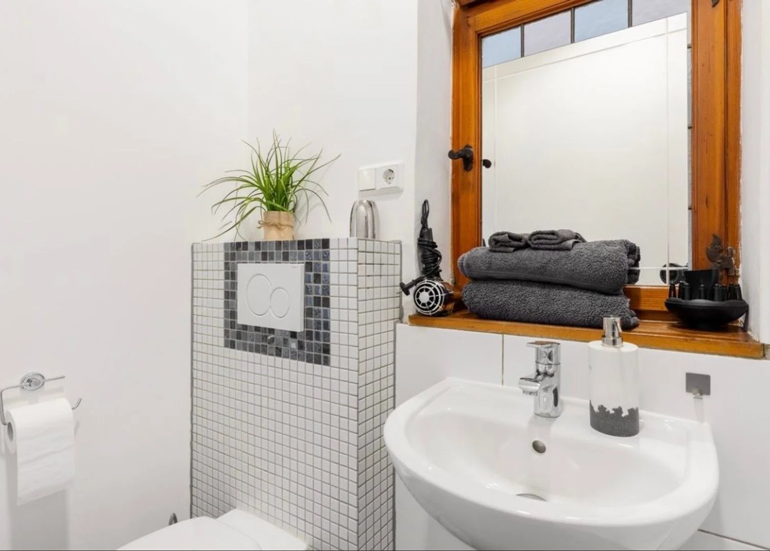 Quarto para alugar em apartamento de estudantes em , totalmente mobilado