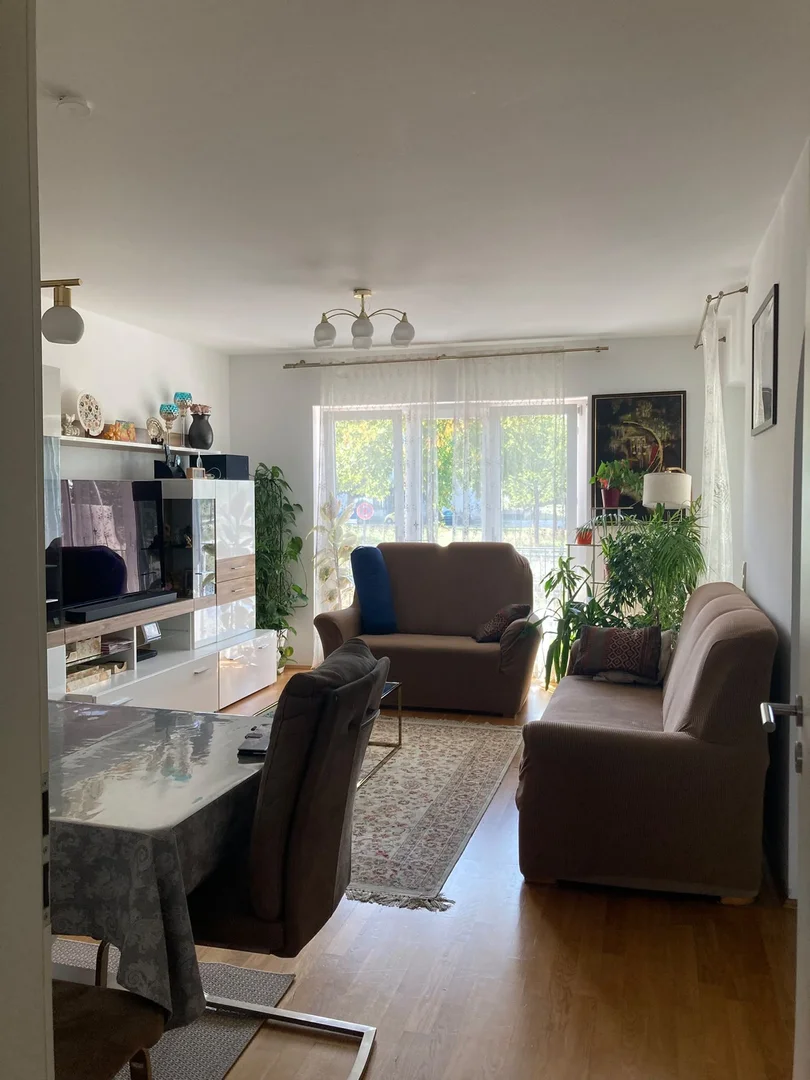 Comfortable and spacious student room in 
