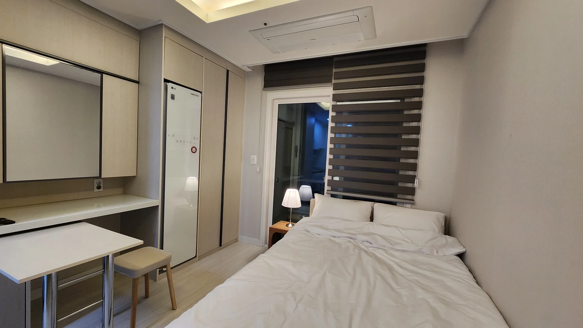 Niedrogi apartament typu studio z niezbędnymi funkcjami w 