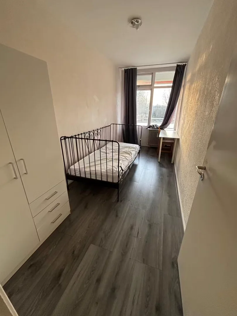 Quarto de estudante funcional perfeito para estudar em
