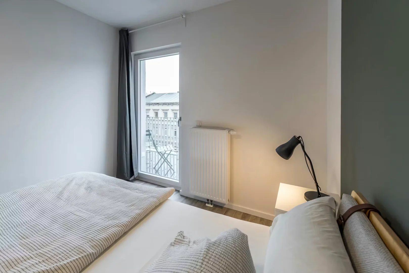 Quarto para alugar em apartamento de estudantes em , totalmente mobilado