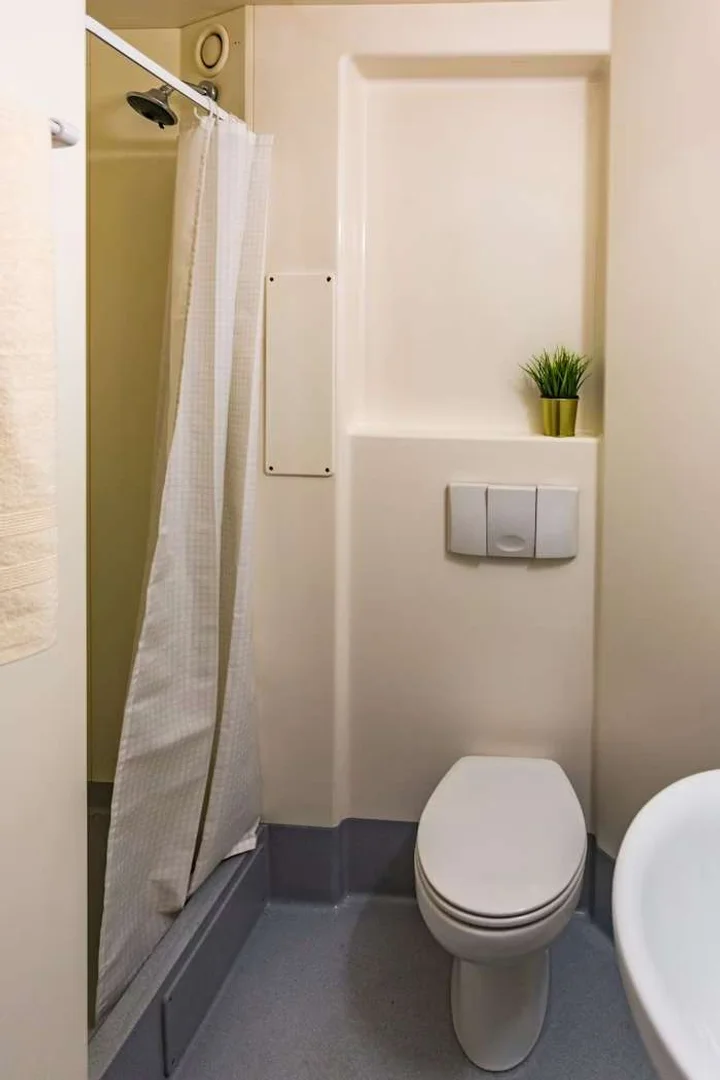 Habitación asequible para estudiantes con buena iluminación en 