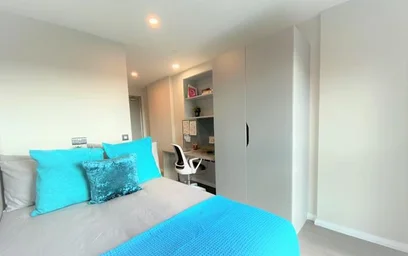Quarto barato em {area}
