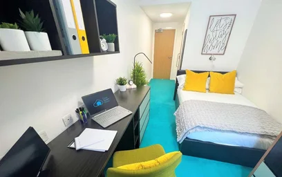 Quarto barato em {area}