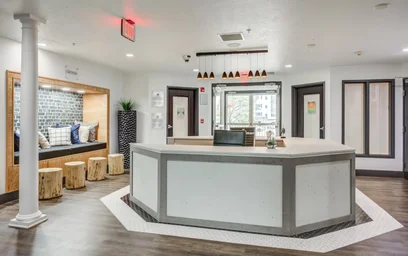 Dairenin tamamı Ikamet yerinde konumu 1151 E Michigan Ave, East Lansing, MI 48823, USA, 22 38 görüntüsü