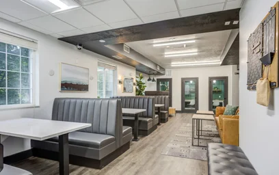 Dairenin tamamı Ikamet yerinde konumu 1151 E Michigan Ave, East Lansing, MI 48823, USA, 27 38 görüntüsü