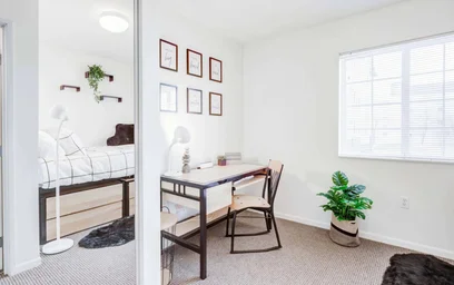 Dairenin tamamı Ikamet yerinde konumu 1151 E Michigan Ave, East Lansing, MI 48823, USA, 4 38 görüntüsü