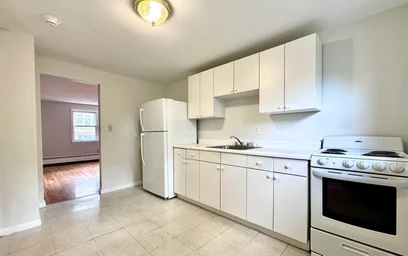 Apartamento inteiro em residência em 16, Vinal St., Unit 3, Brighton, Boston, MA, 02135, imagem 10 de 18