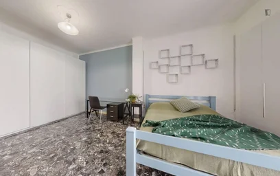 Stanza privata in Via Angelo Butturini, immagine 2 di 11