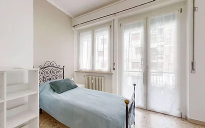 Stanza privata in Via Angelo Butturini, immagine 2 di 9