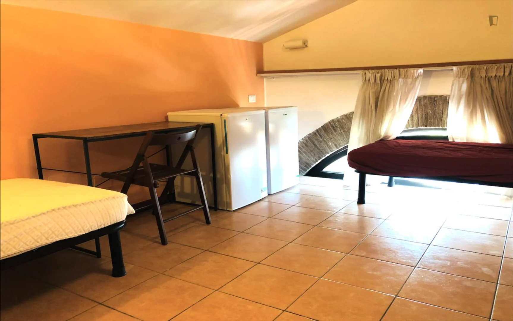 Chambre à louer dans un appartement d'étudiant à , entièrement meublée