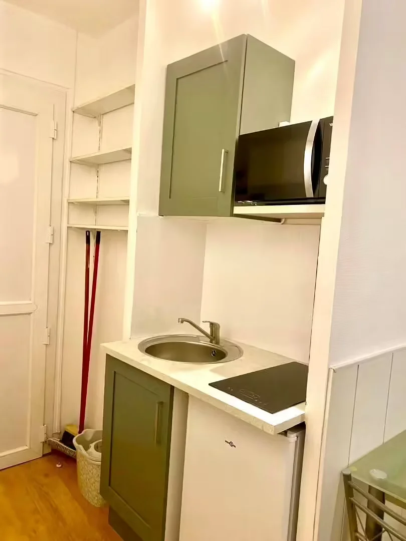 Zimmer in Studentenwohnung in  zu vermieten, voll möbliert