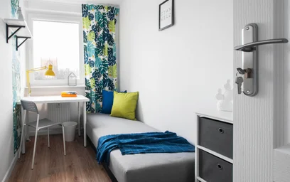 Cheap private room in {area}