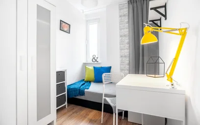 Renting rooms by the month in {area}
