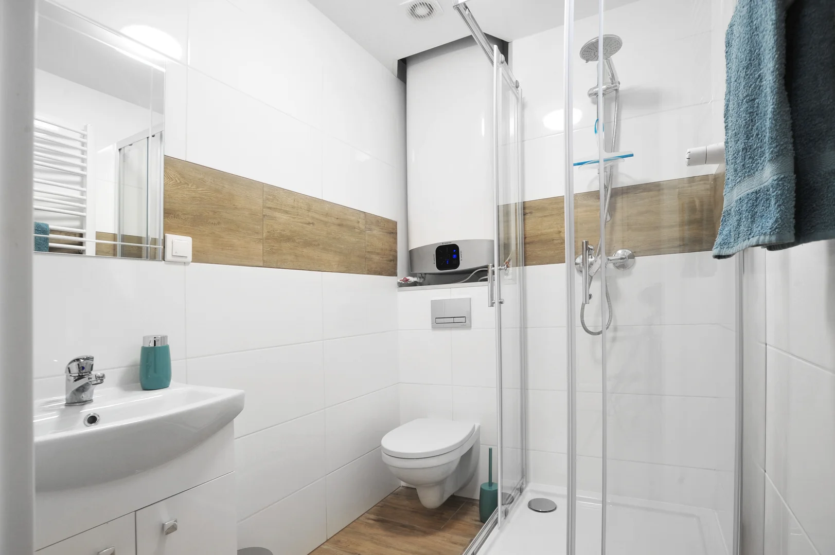 Student-friendly room in  with modern amenities