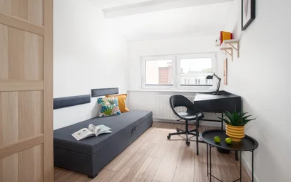 Room for rent with double bed {area}